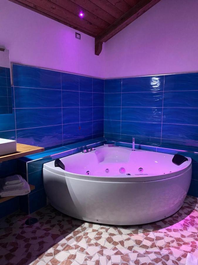 Setteabbracci Suite & Apartments بارونيسي المظهر الخارجي الصورة