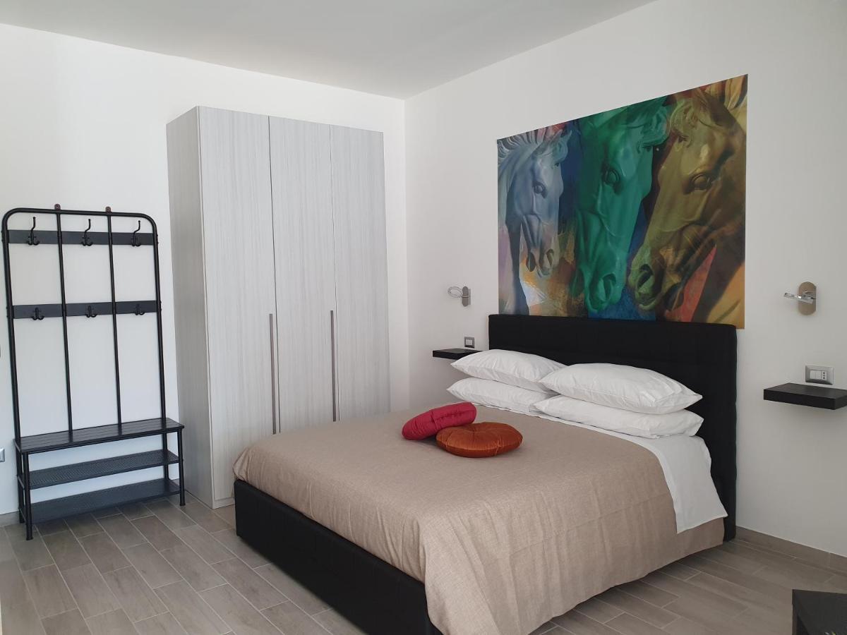 Setteabbracci Suite & Apartments بارونيسي المظهر الخارجي الصورة