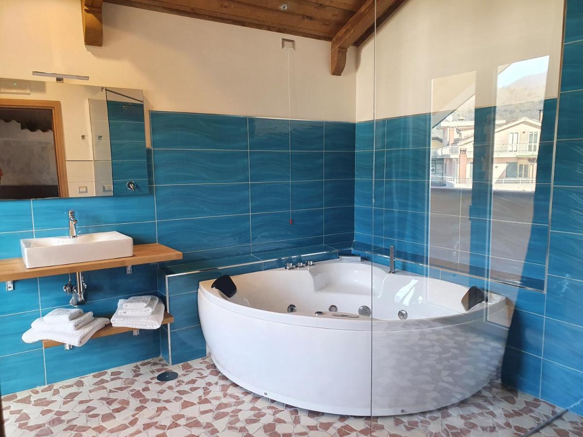 Setteabbracci Suite & Apartments بارونيسي المظهر الخارجي الصورة