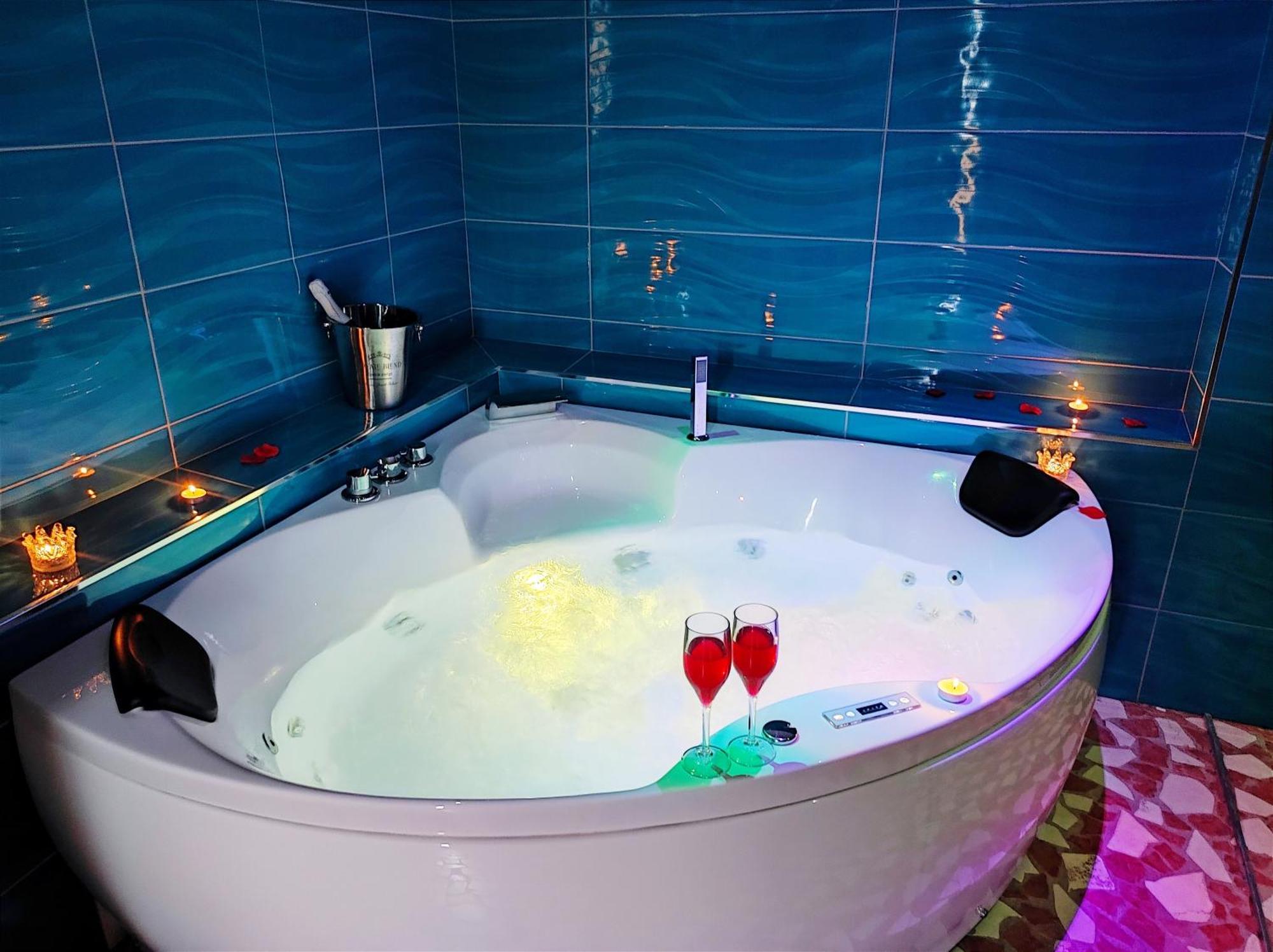 Setteabbracci Suite & Apartments بارونيسي المظهر الخارجي الصورة